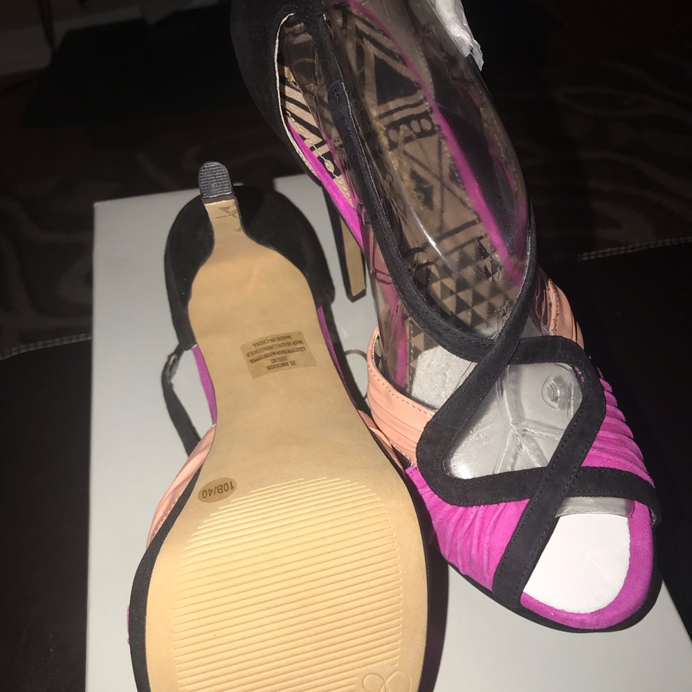 Jessica Simpson Shoes - Picture 3 of 3